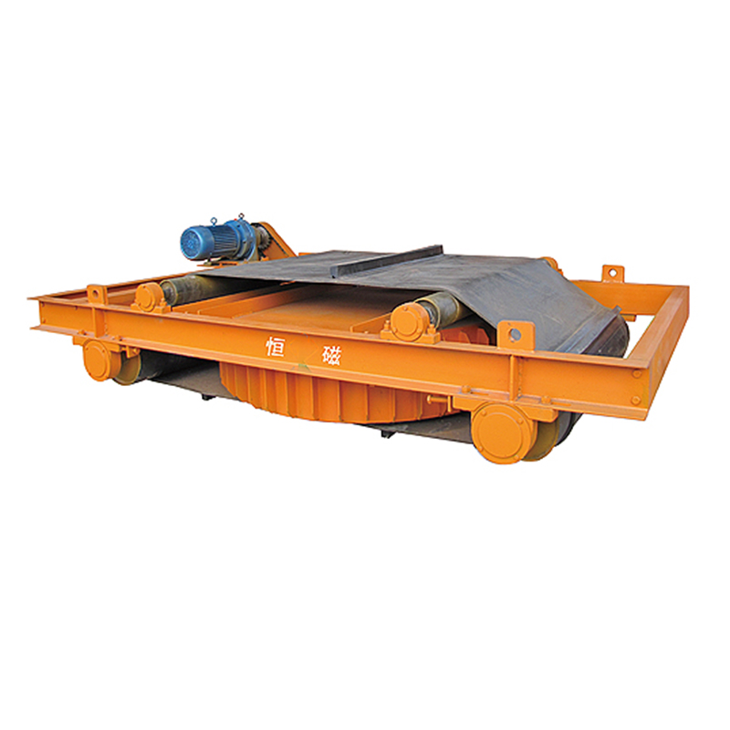 RCDD self-cooling and self-unloading electromagnetic iron remover